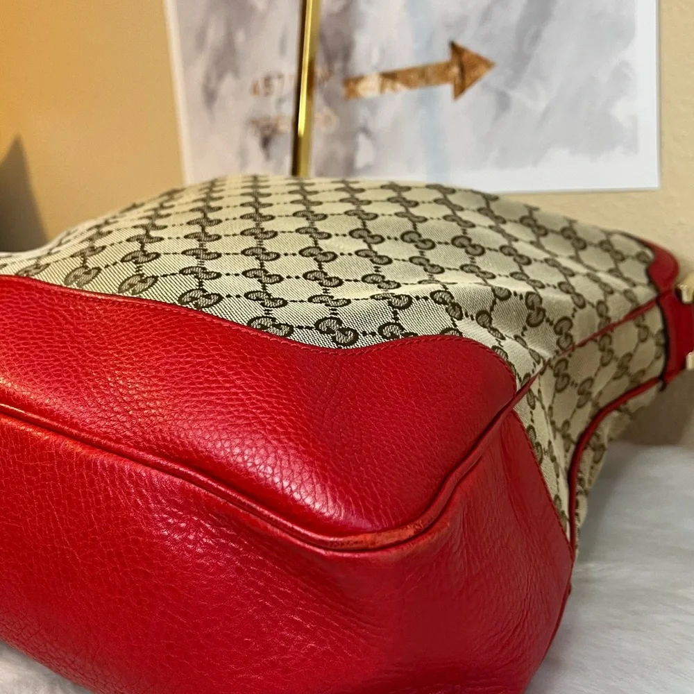Authentic Gucci Bamboo Shoulder Bag - Picture 10 of 15